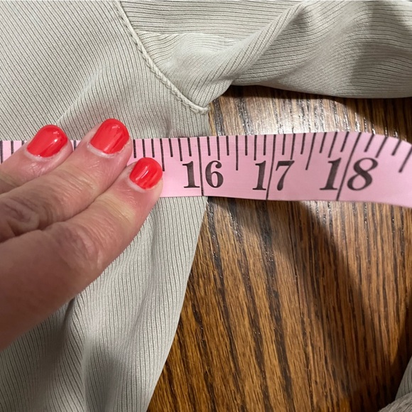 Anthropologie Short Trench Style Tan/Khaki Jacket w/ Belt Size 4 - Picture 4 of 8